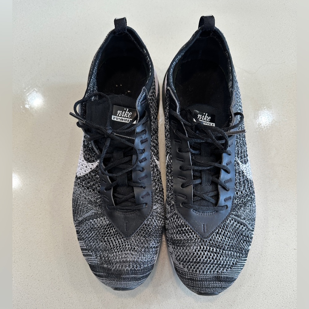 Nike Air Max Flyknit Racer - Picture 5 of 8